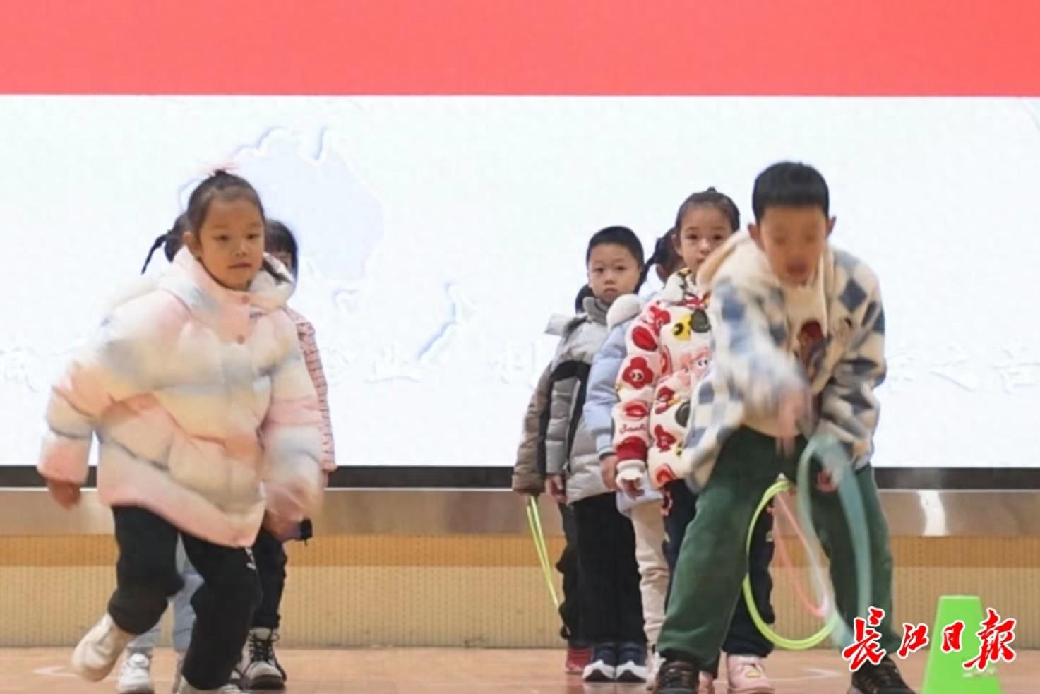 游戲玩法匯編成冊，這所小學的孩子們有了《